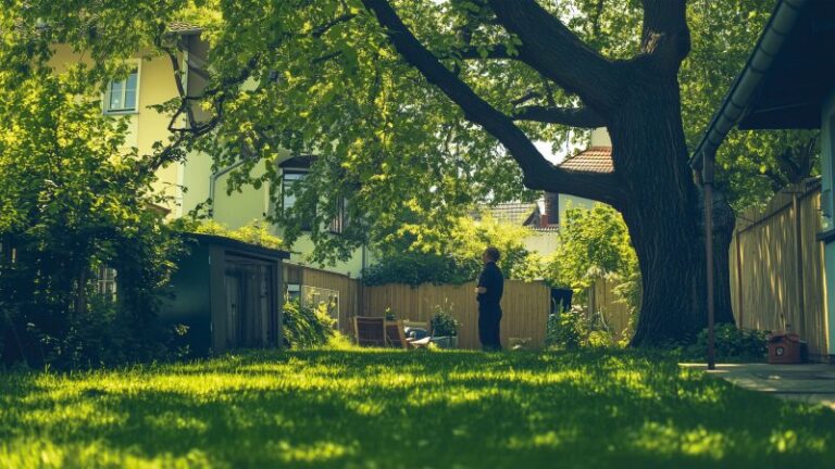 Nachbarschaftsgärten: So gelingt die gemeinsame Pflege von Grünflächen